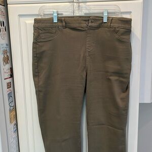 Chicos Olive Green Platium Slacks size 2=12/14